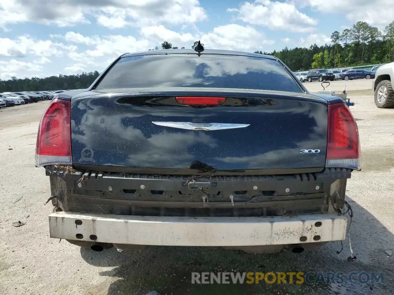 6 Photograph of a damaged car 2C3CCAAG6KH613488 CHRYSLER 300 2019