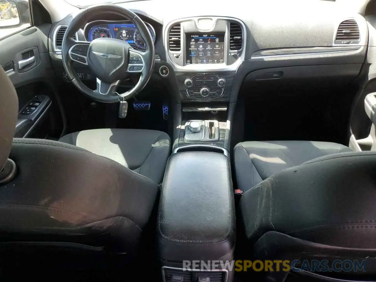 8 Photograph of a damaged car 2C3CCAAG6KH613488 CHRYSLER 300 2019
