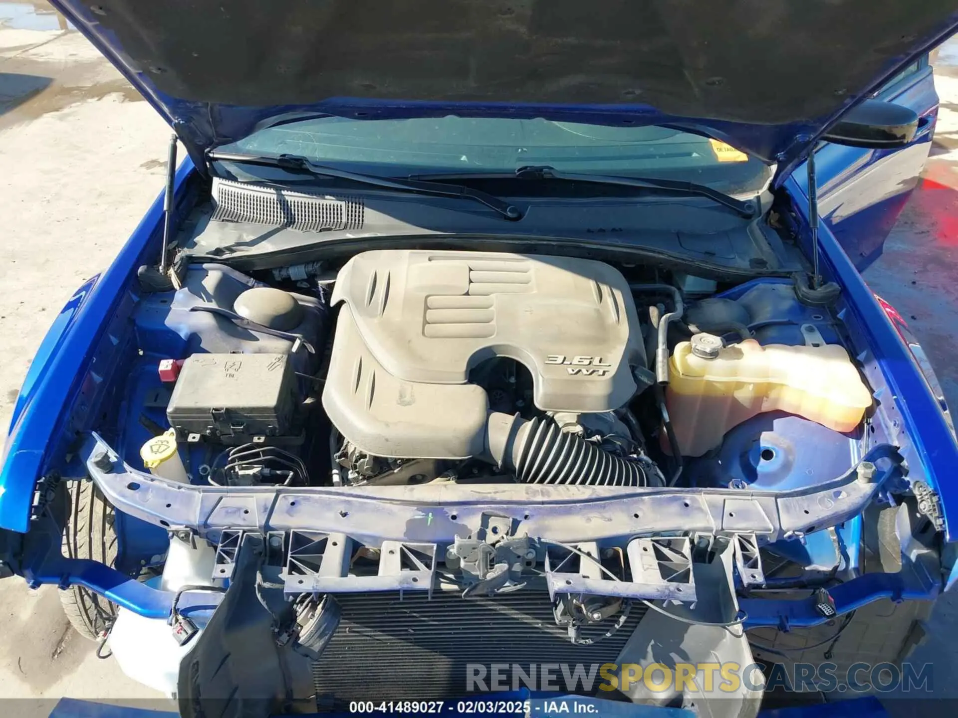 10 Photograph of a damaged car 2C3CCAAG6KH722579 CHRYSLER 300 2019