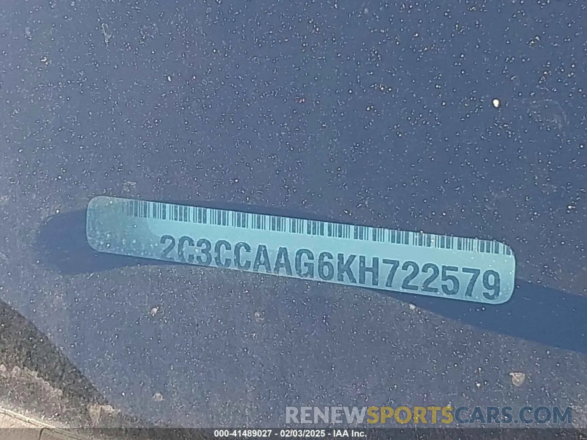 18 Photograph of a damaged car 2C3CCAAG6KH722579 CHRYSLER 300 2019