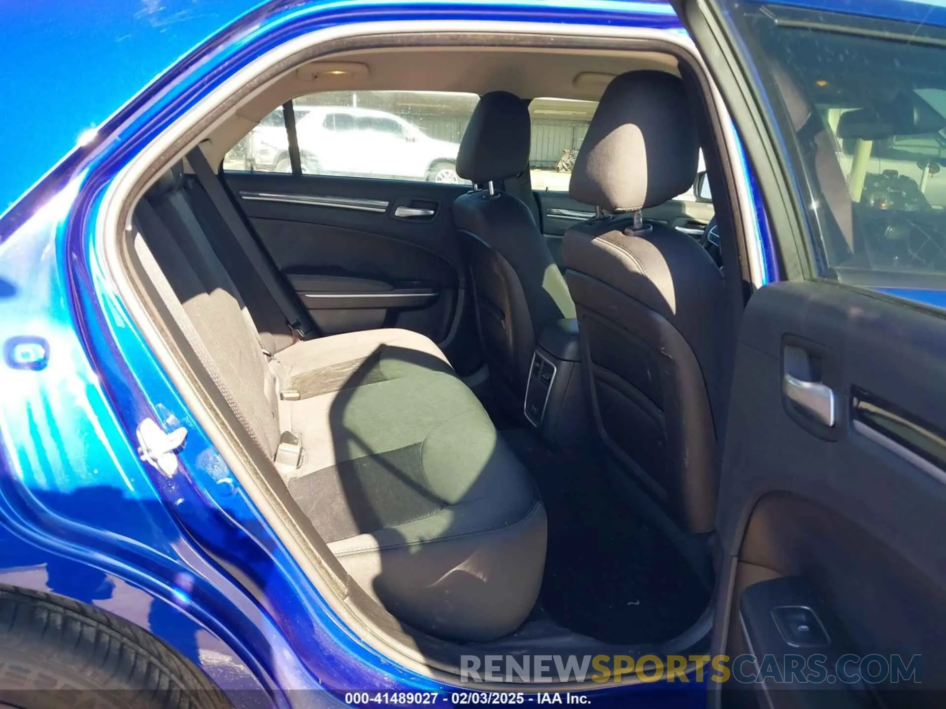 8 Photograph of a damaged car 2C3CCAAG6KH722579 CHRYSLER 300 2019