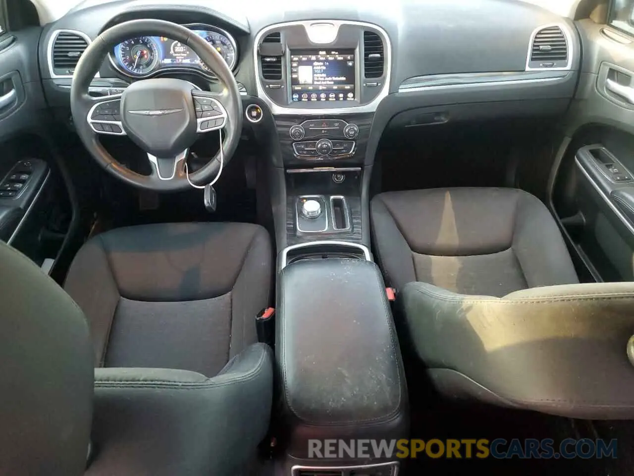 8 Photograph of a damaged car 2C3CCAAG6KH755579 CHRYSLER 300 2019