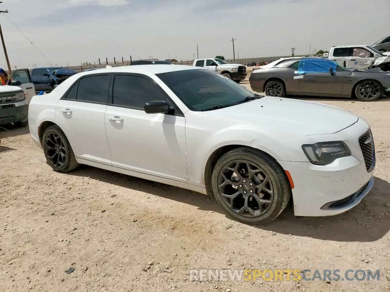 4 Photograph of a damaged car 2C3CCAAG6KH758126 CHRYSLER 300 2019