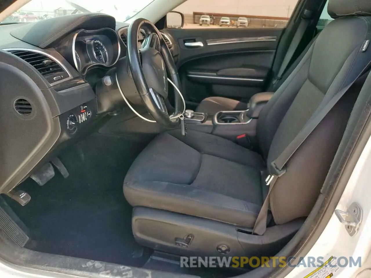 7 Photograph of a damaged car 2C3CCAAG6KH758126 CHRYSLER 300 2019