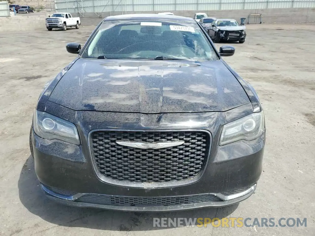 5 Photograph of a damaged car 2C3CCAAG7KH565077 CHRYSLER 300 2019