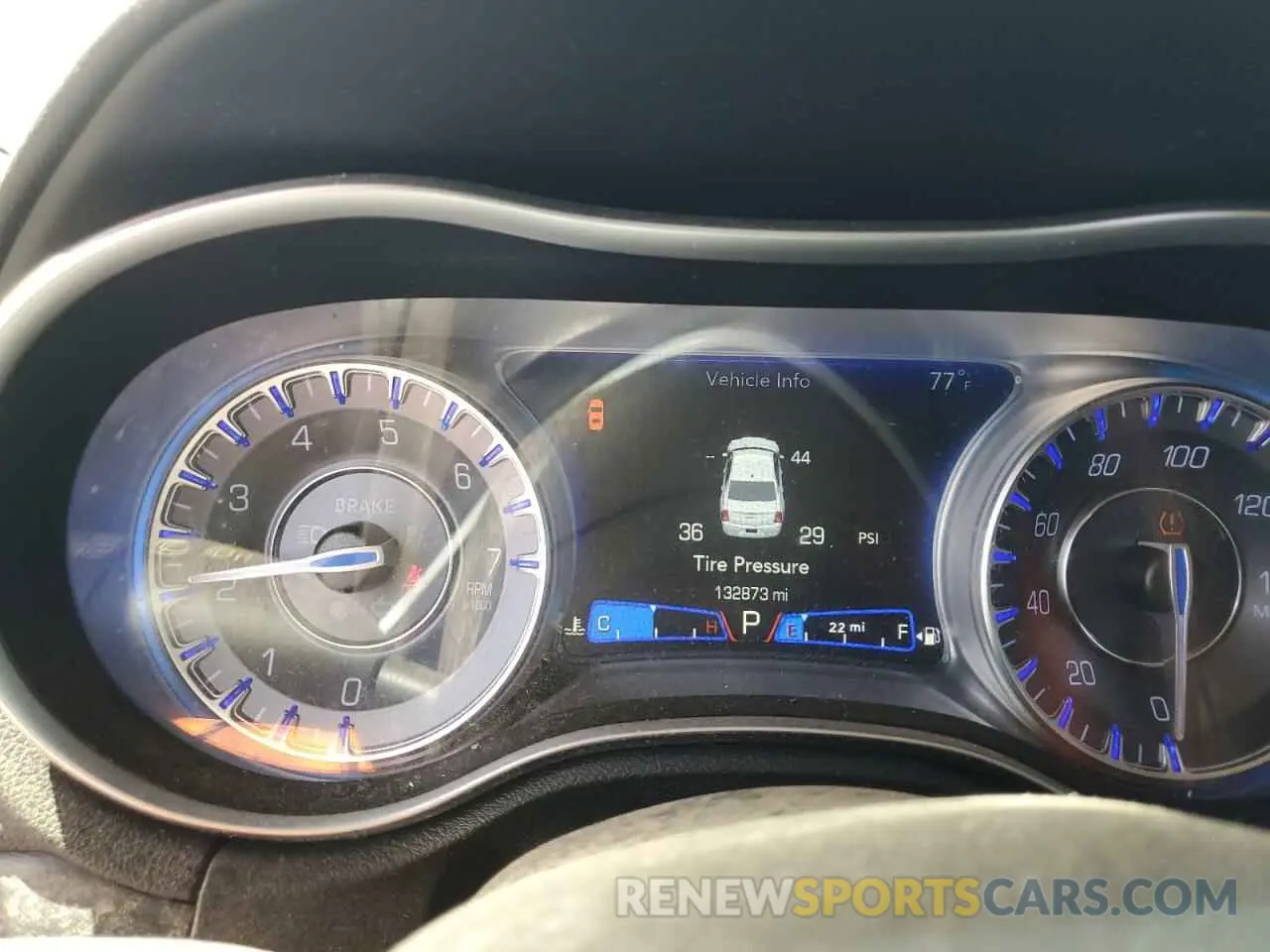 9 Photograph of a damaged car 2C3CCAAG7KH565077 CHRYSLER 300 2019