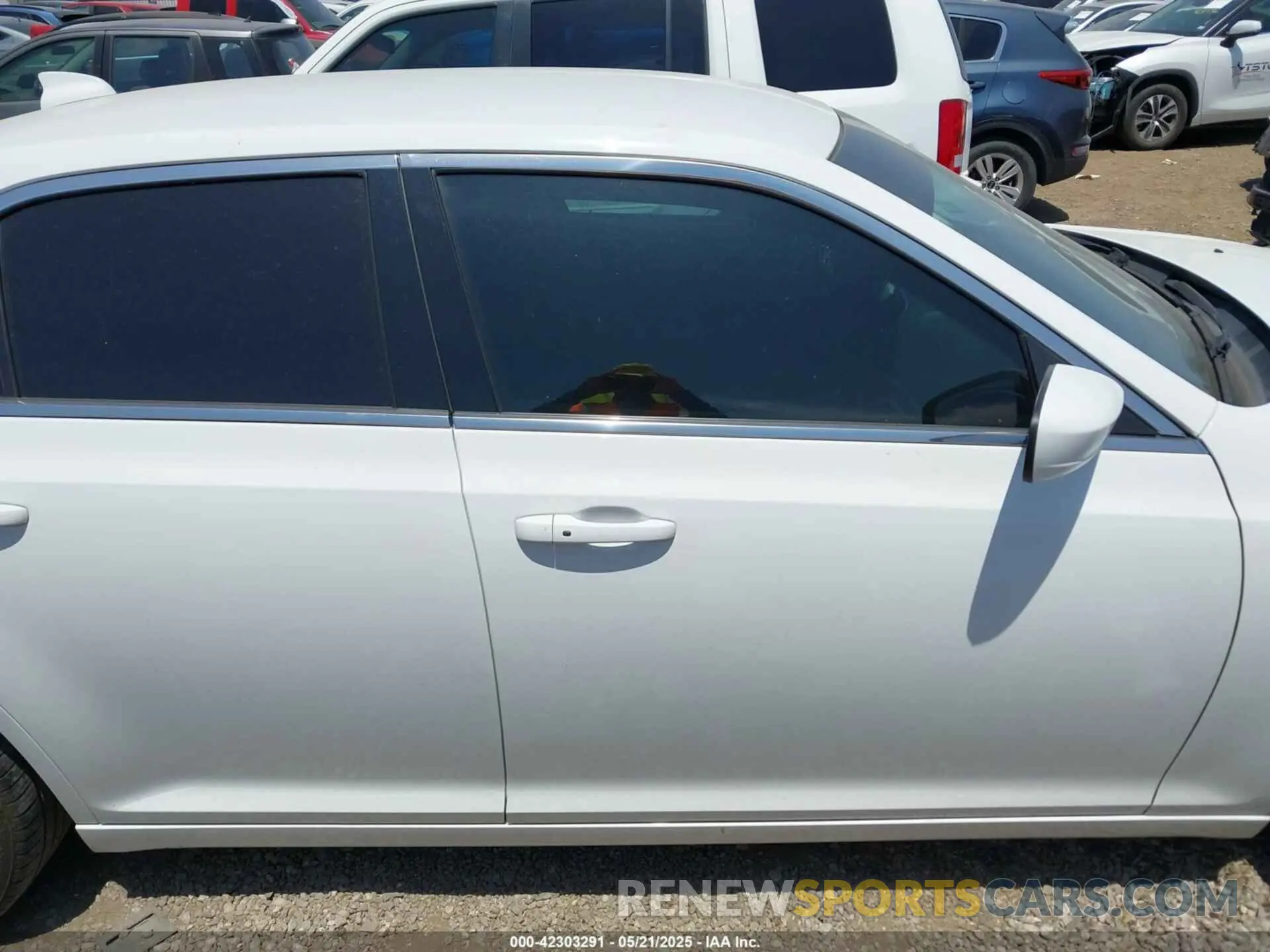 13 Photograph of a damaged car 2C3CCAAG7KH590111 CHRYSLER 300 2019