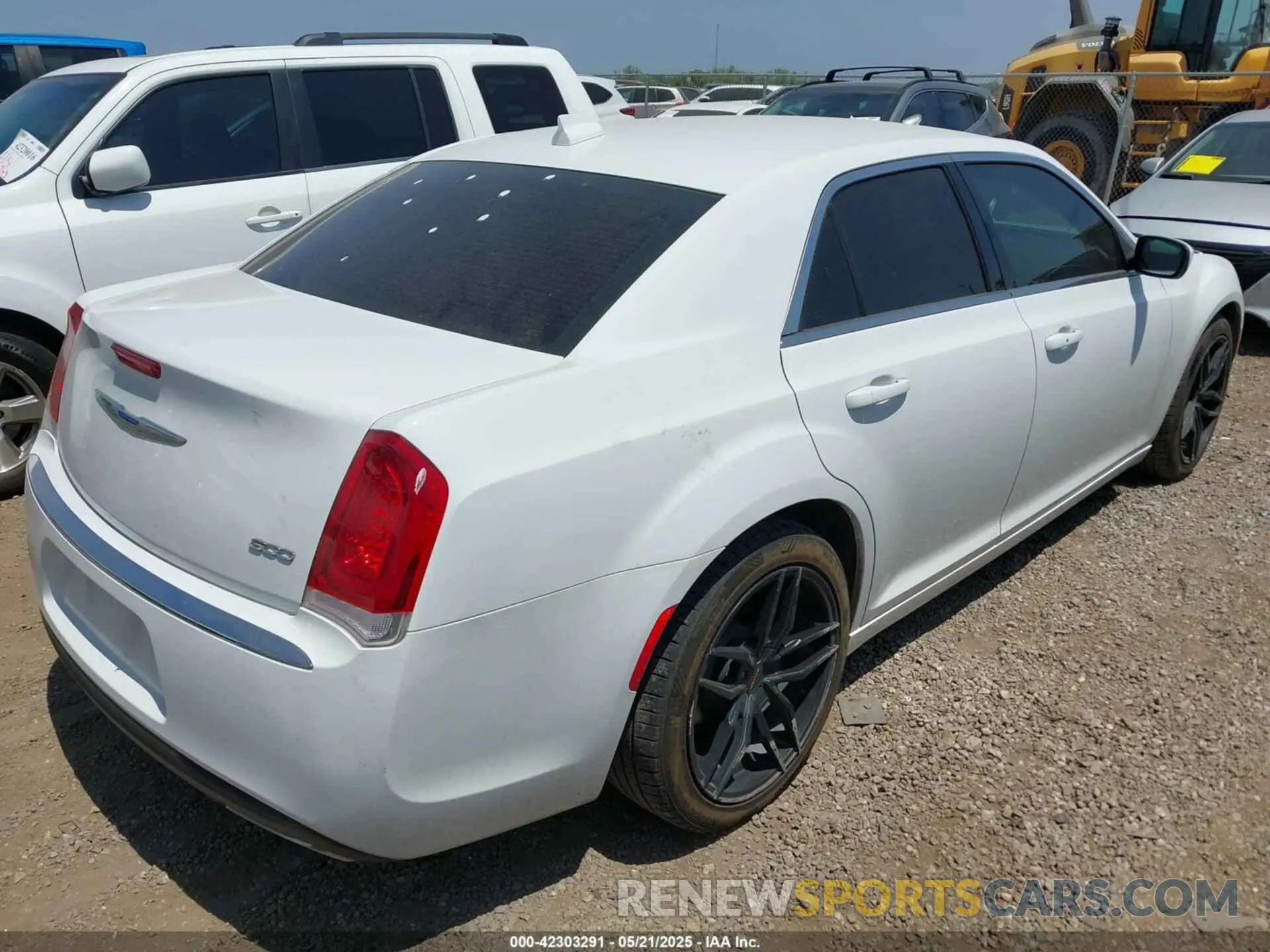 4 Photograph of a damaged car 2C3CCAAG7KH590111 CHRYSLER 300 2019