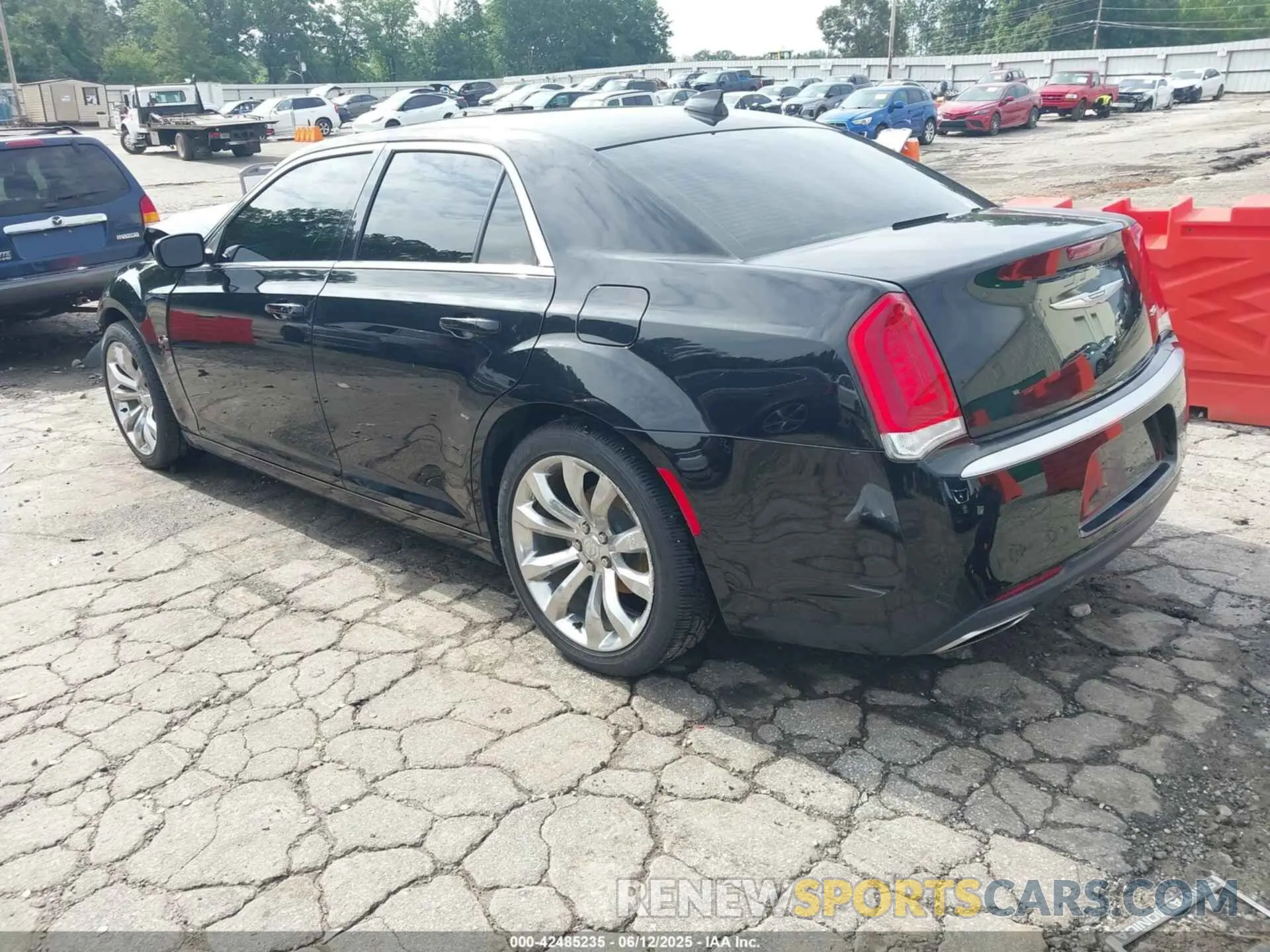 3 Photograph of a damaged car 2C3CCAAG7KH612320 CHRYSLER 300 2019