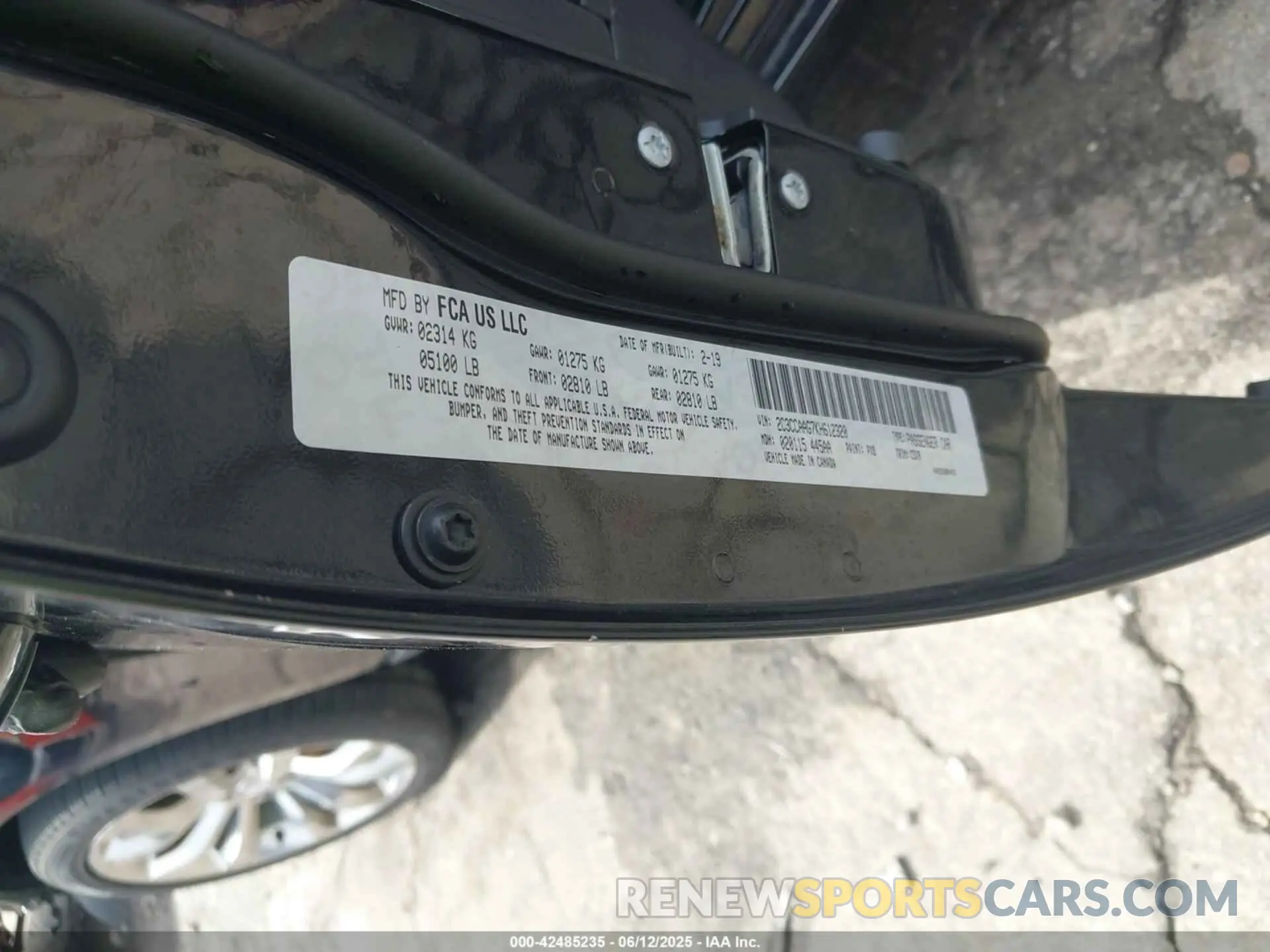 9 Photograph of a damaged car 2C3CCAAG7KH612320 CHRYSLER 300 2019