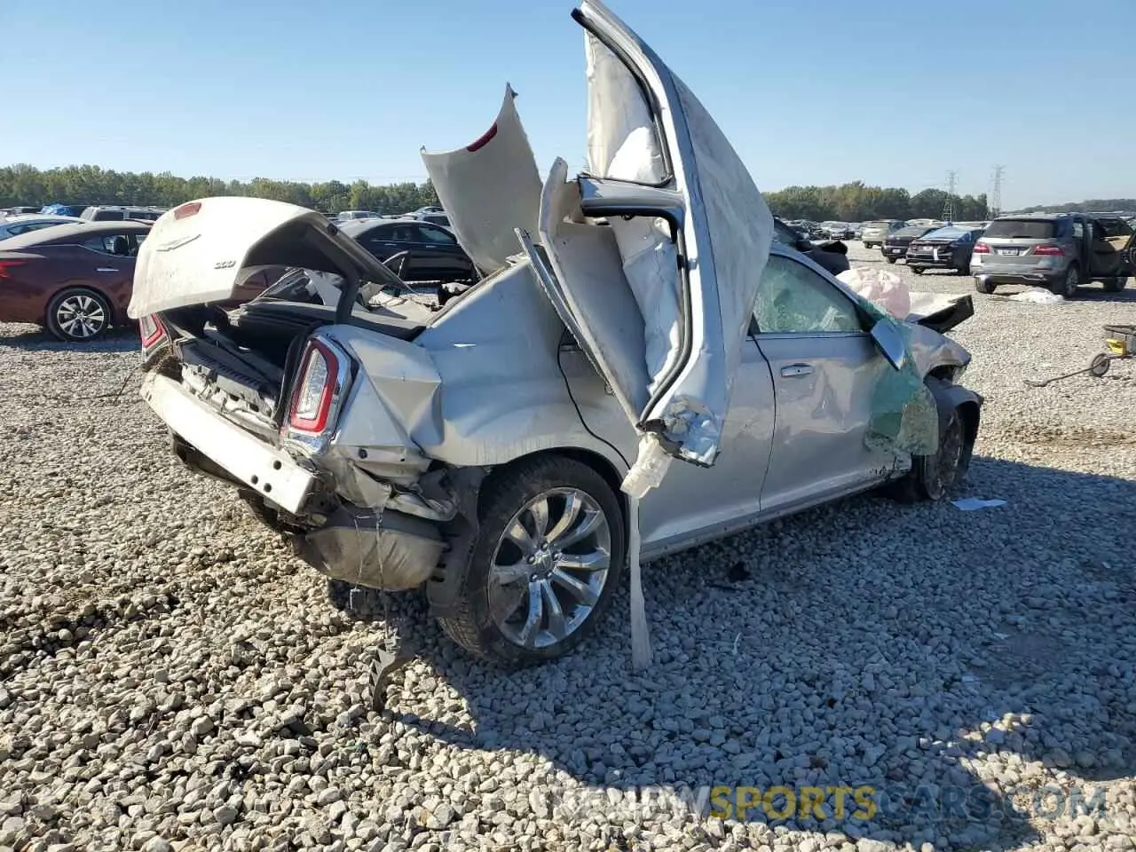 3 Photograph of a damaged car 2C3CCAAG7KH648363 CHRYSLER 300 2019