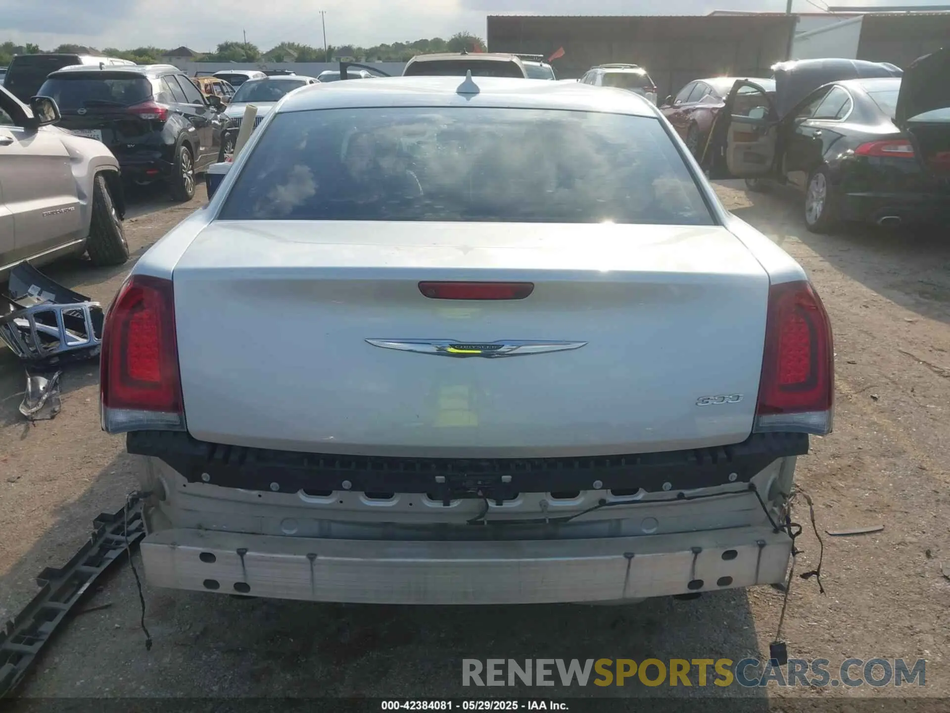 15 Photograph of a damaged car 2C3CCAAG7KH758684 CHRYSLER 300 2019