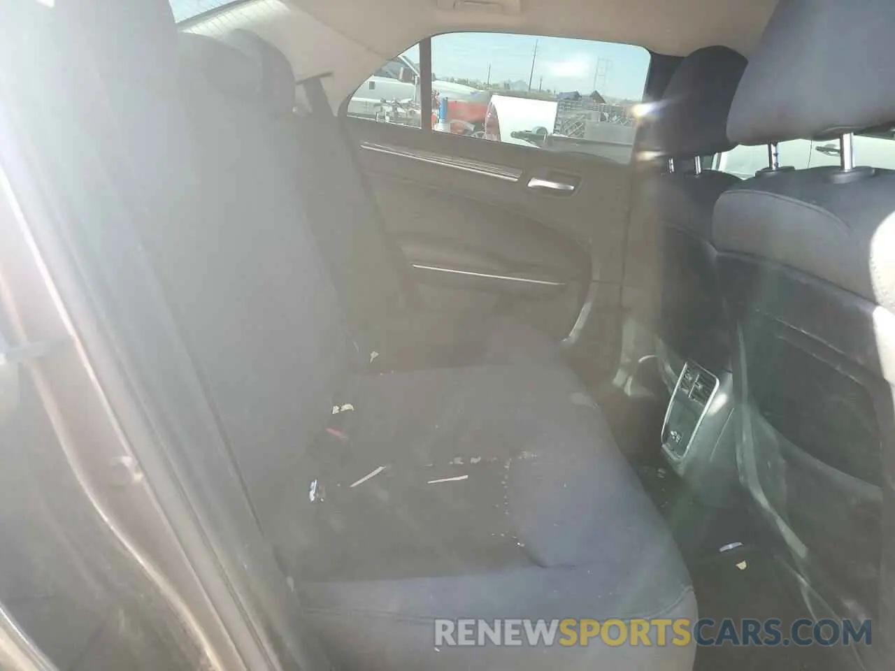 10 Photograph of a damaged car 2C3CCAAG8KH511688 CHRYSLER 300 2019
