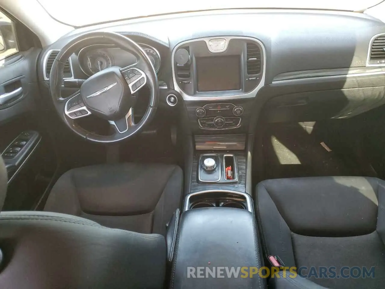 8 Photograph of a damaged car 2C3CCAAG8KH511688 CHRYSLER 300 2019