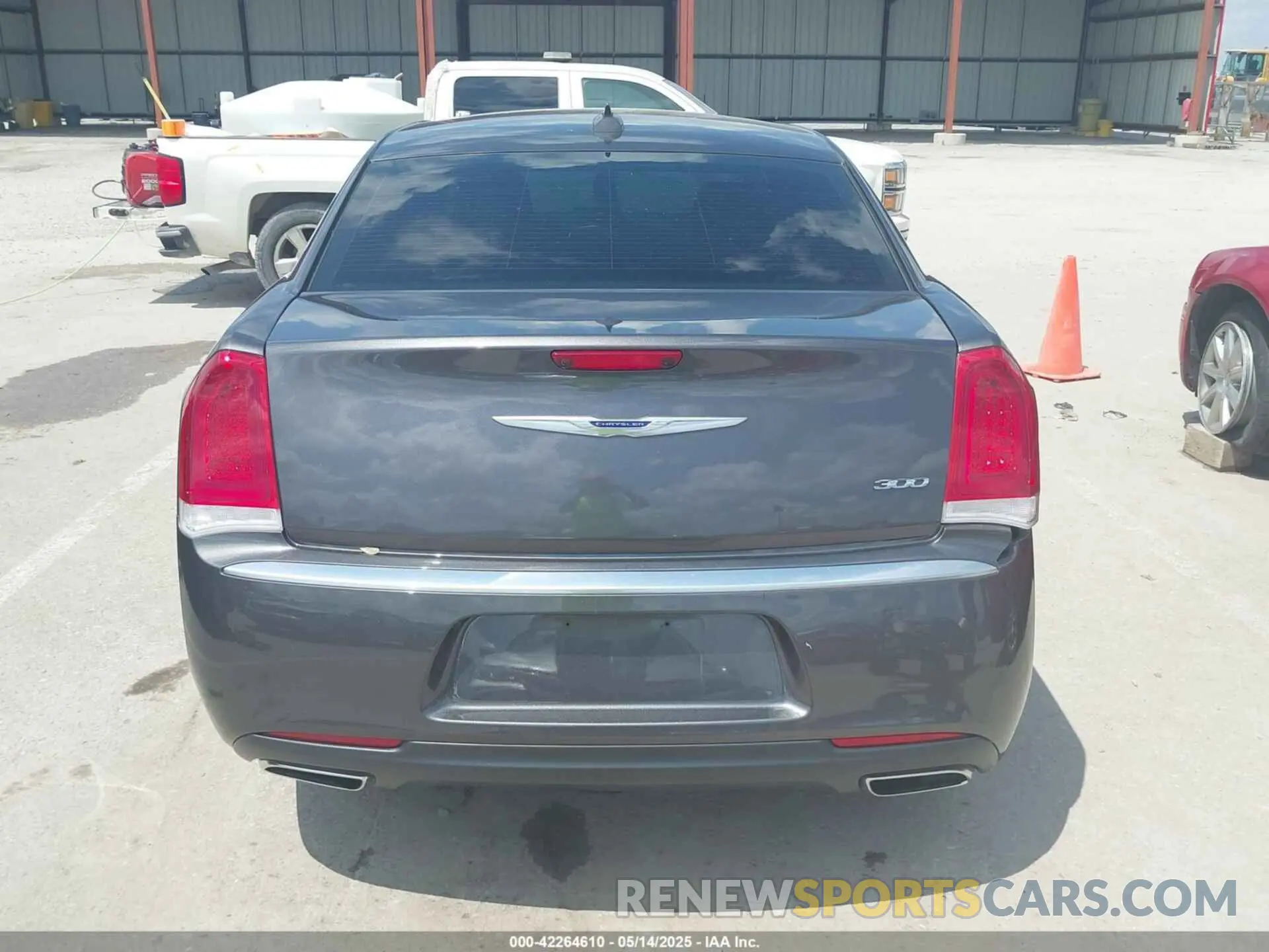 16 Photograph of a damaged car 2C3CCAAG8KH663924 CHRYSLER 300 2019