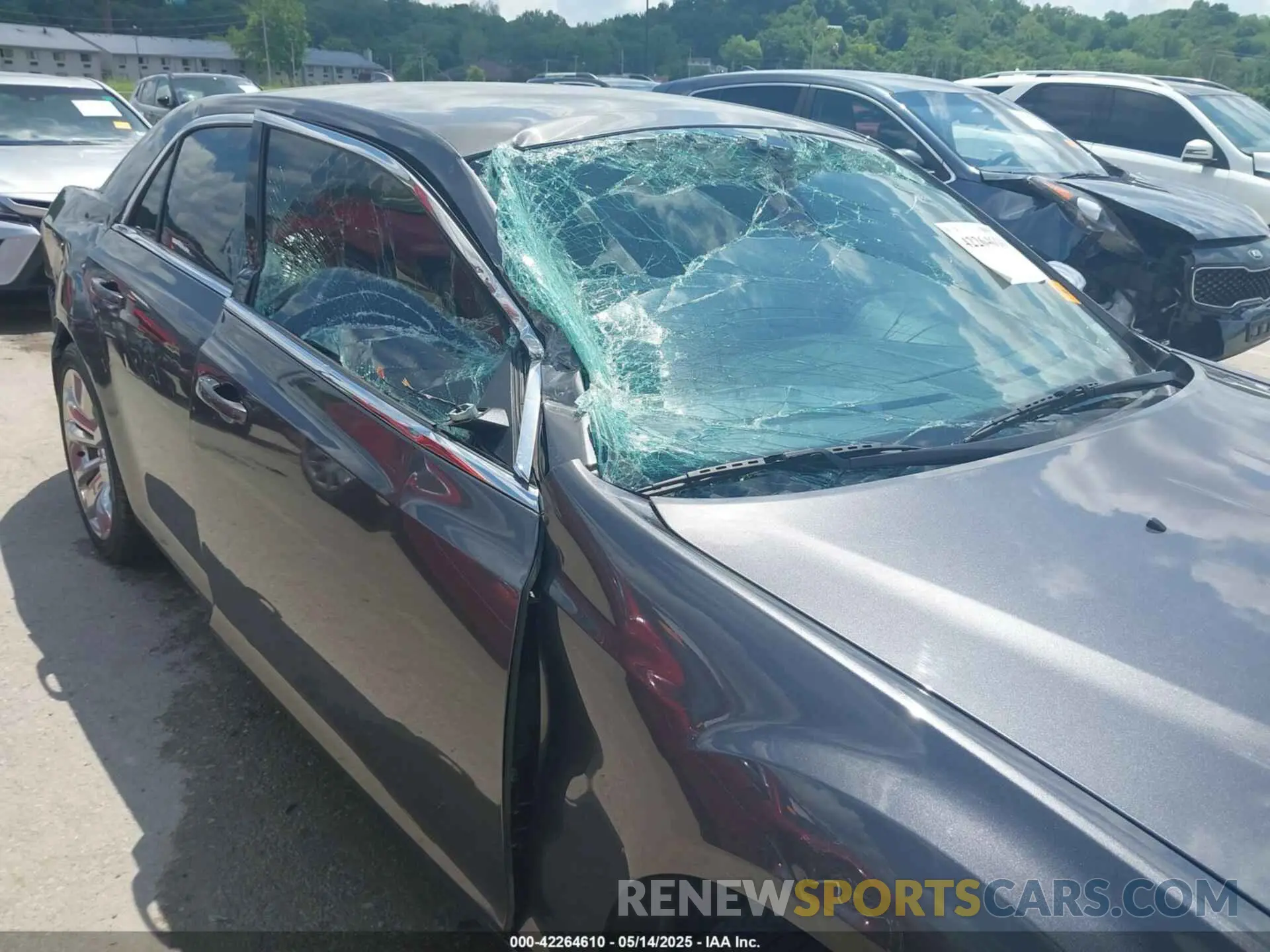 6 Photograph of a damaged car 2C3CCAAG8KH663924 CHRYSLER 300 2019