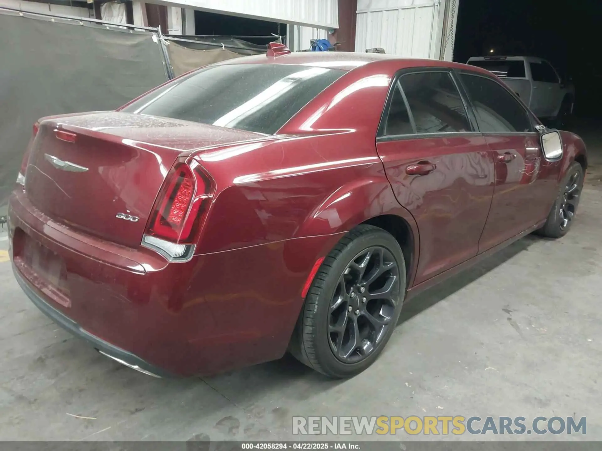 4 Photograph of a damaged car 2C3CCAAG8KH728870 CHRYSLER 300 2019