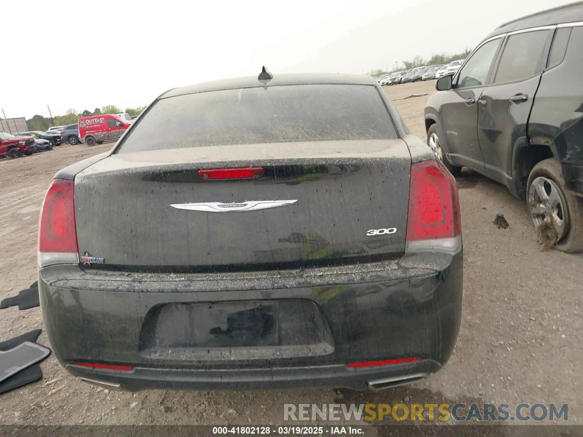 16 Photograph of a damaged car 2C3CCAAG8KH728996 CHRYSLER 300 2019