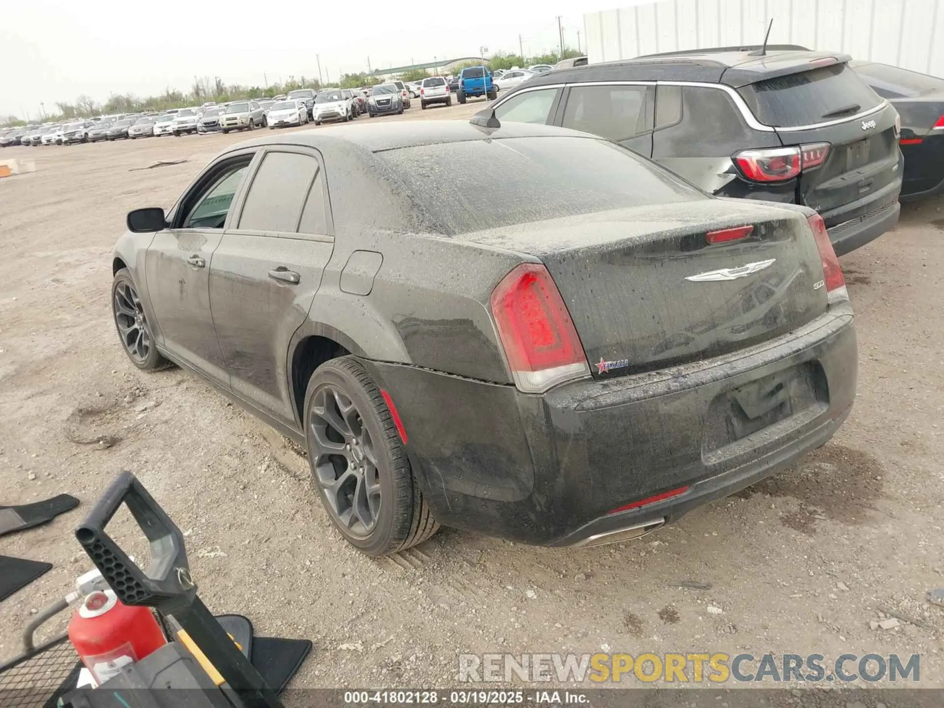 3 Photograph of a damaged car 2C3CCAAG8KH728996 CHRYSLER 300 2019