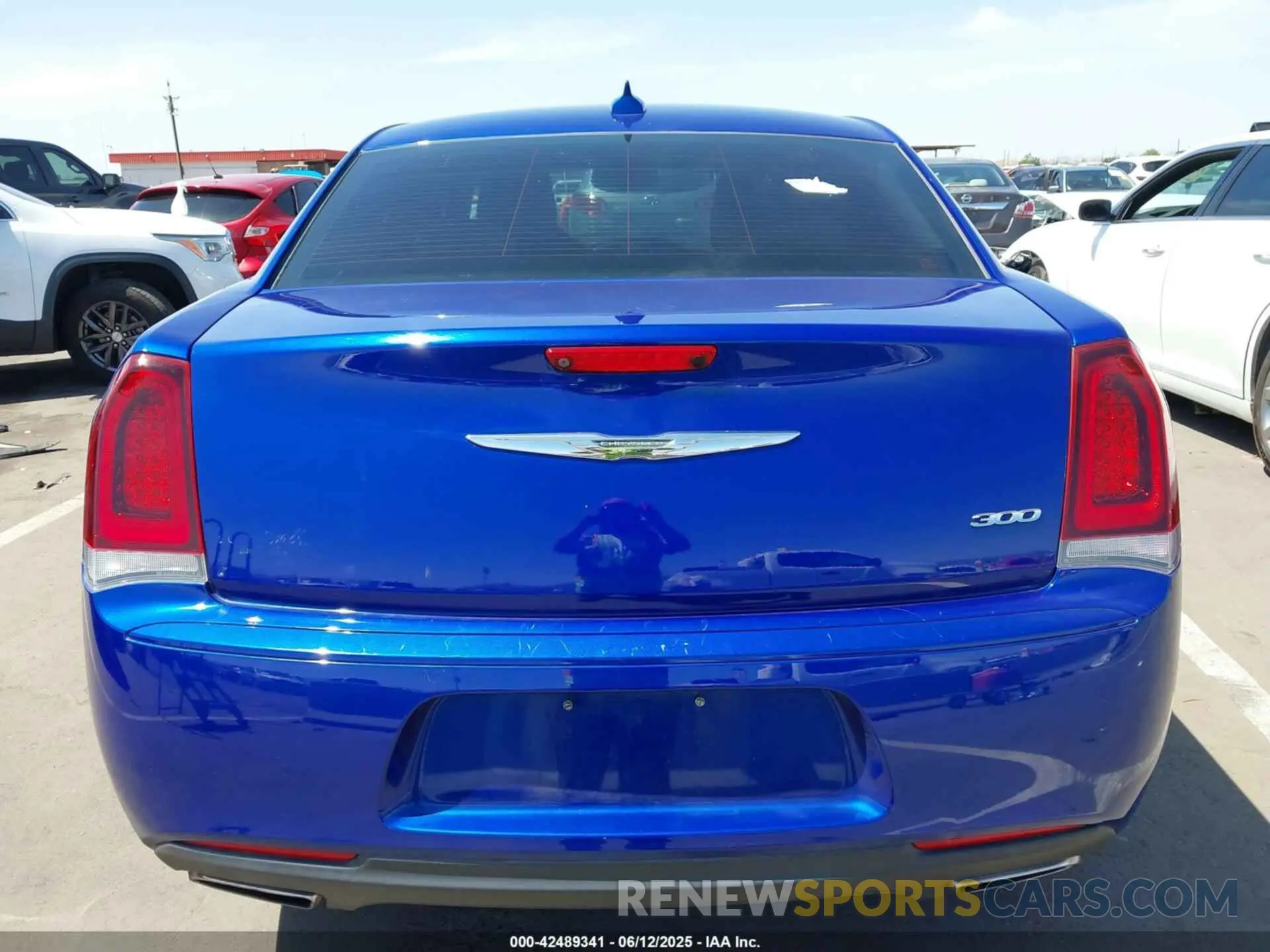 17 Photograph of a damaged car 2C3CCAAG8KH740761 CHRYSLER 300 2019