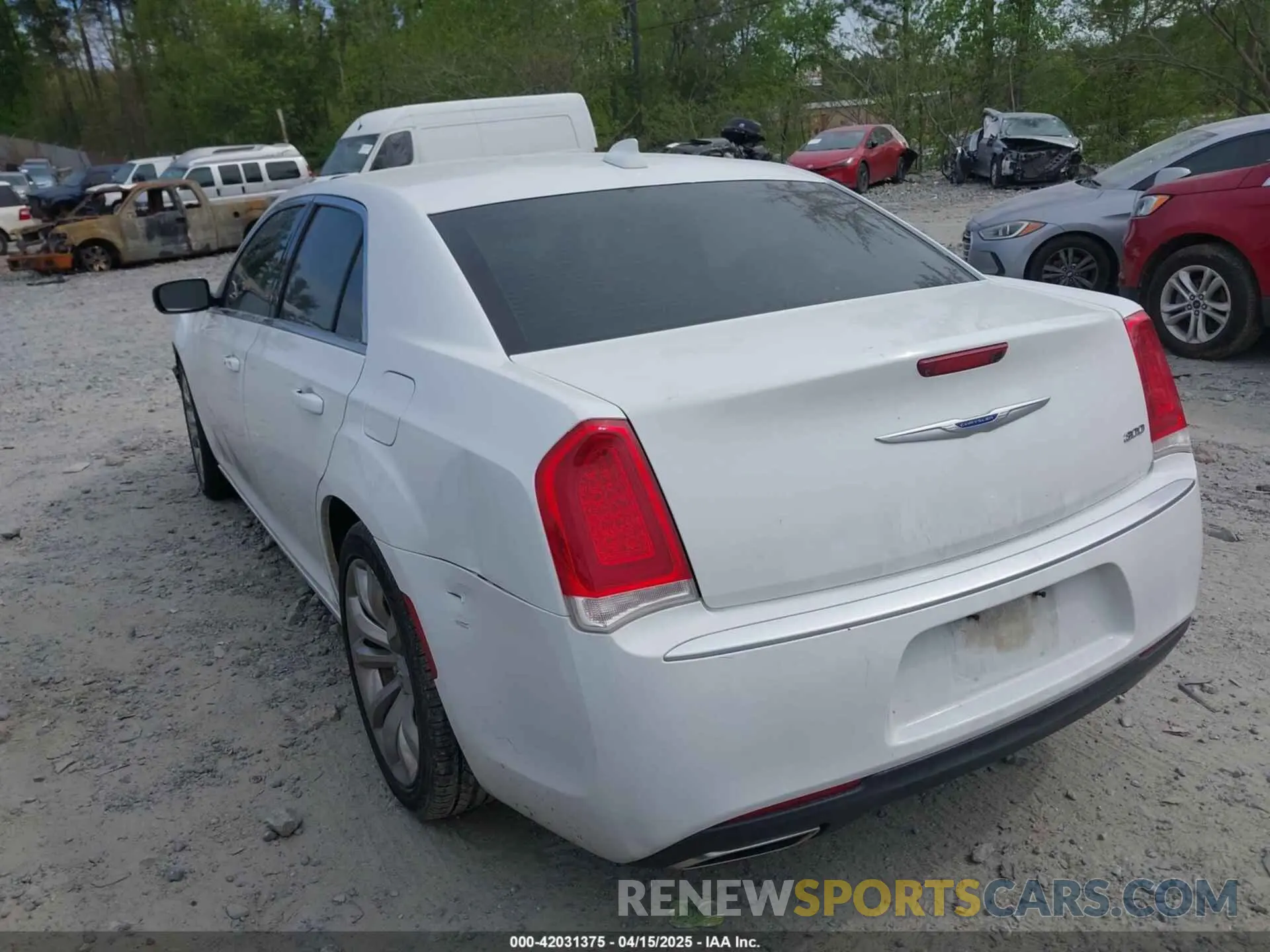 3 Photograph of a damaged car 2C3CCAAG9KH723015 CHRYSLER 300 2019