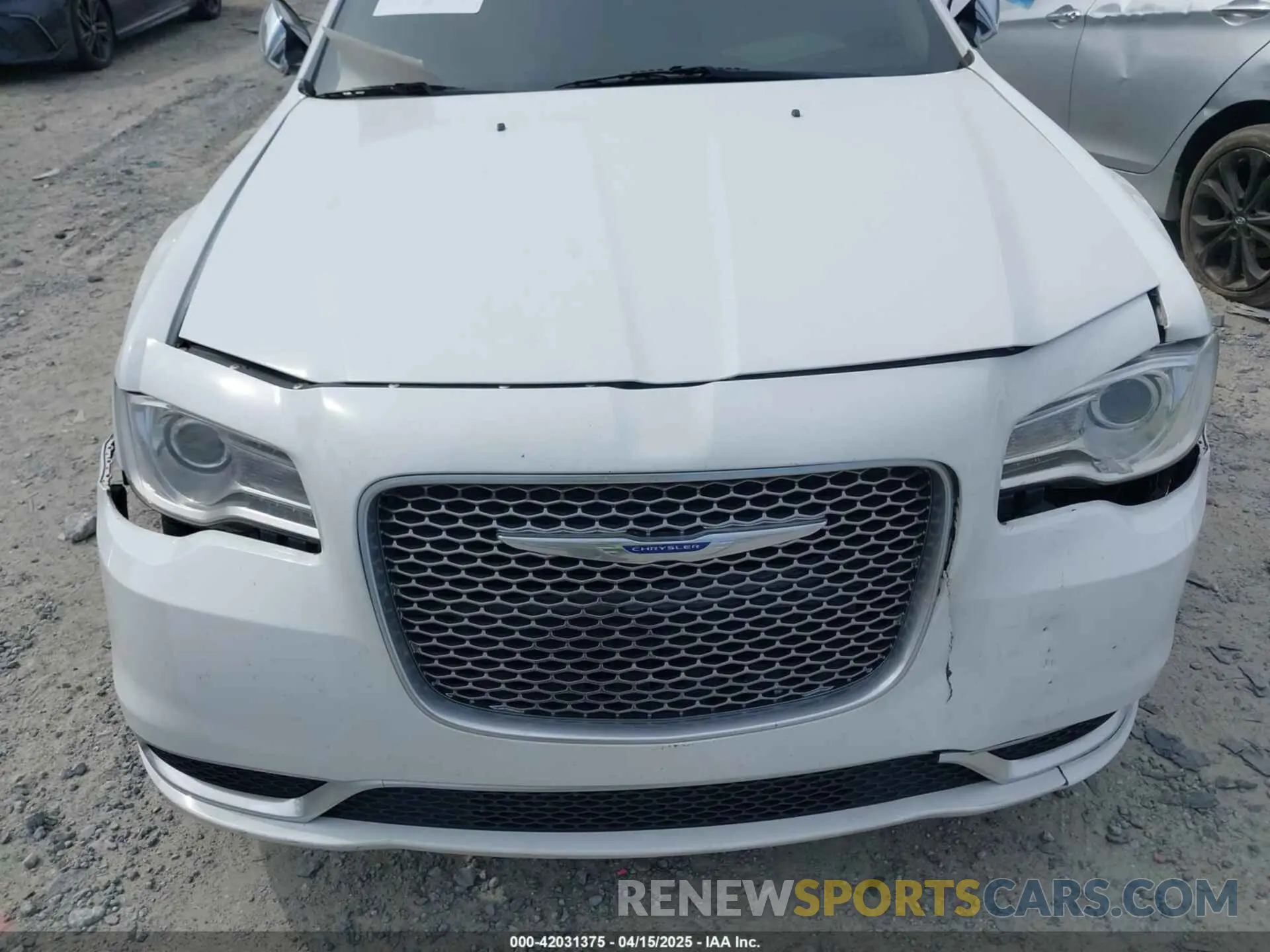 6 Photograph of a damaged car 2C3CCAAG9KH723015 CHRYSLER 300 2019