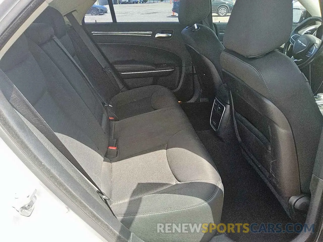 10 Photograph of a damaged car 2C3CCAAG9KH733284 CHRYSLER 300 2019