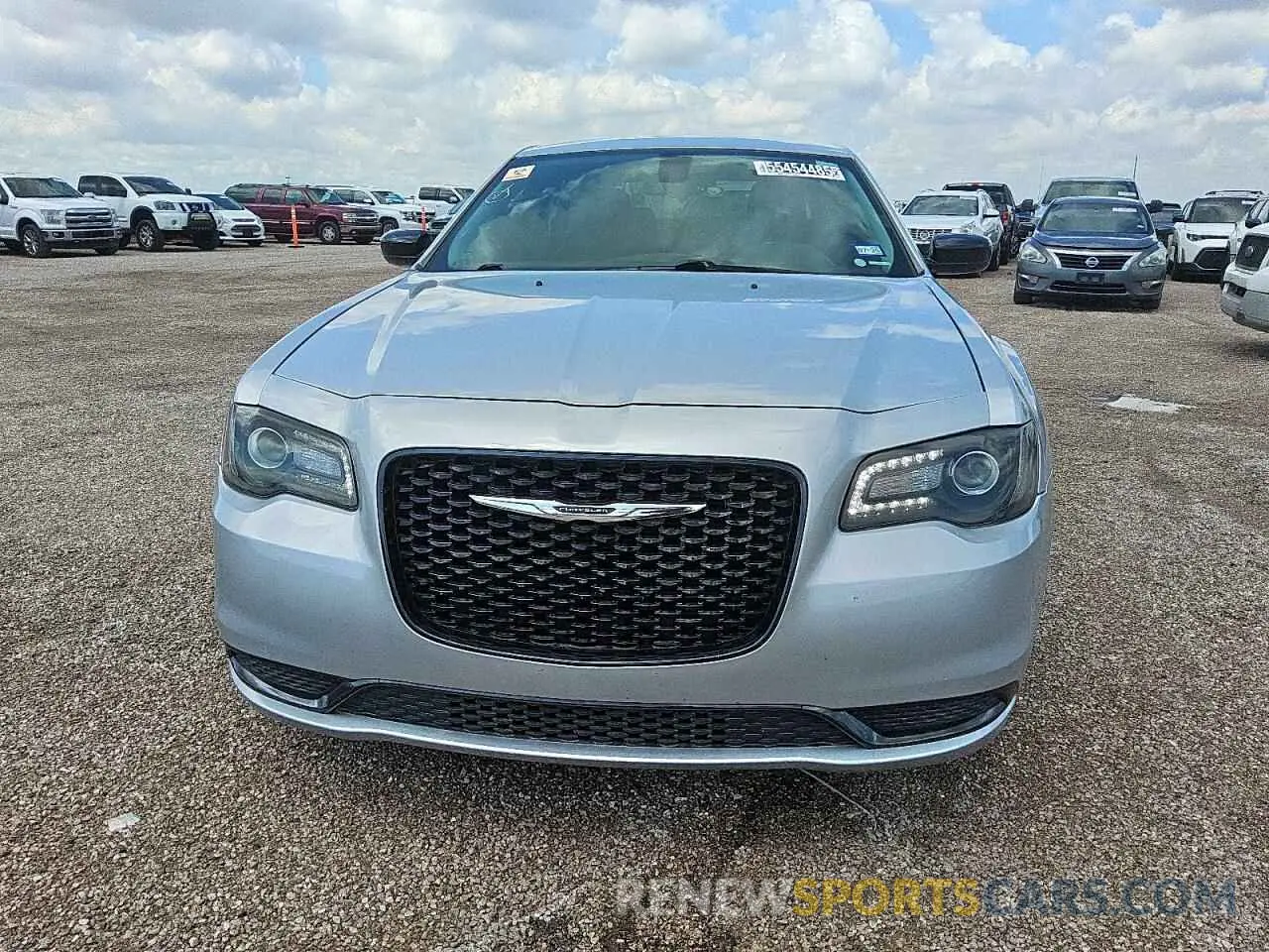 5 Photograph of a damaged car 2C3CCAAG9KH733284 CHRYSLER 300 2019