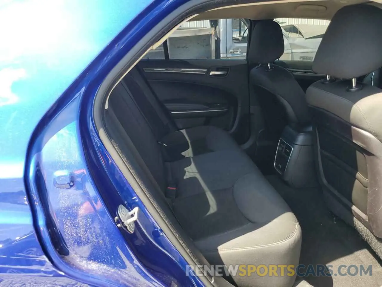 10 Photograph of a damaged car 2C3CCAAG9KH755902 CHRYSLER 300 2019