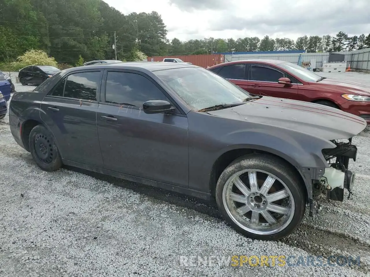 4 Photograph of a damaged car 2C3CCAAGXKH610268 CHRYSLER 300 2019
