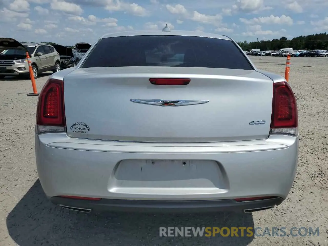 6 Photograph of a damaged car 2C3CCAAGXKH723055 CHRYSLER 300 2019