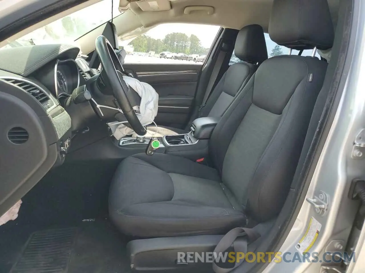 7 Photograph of a damaged car 2C3CCAAGXKH723055 CHRYSLER 300 2019