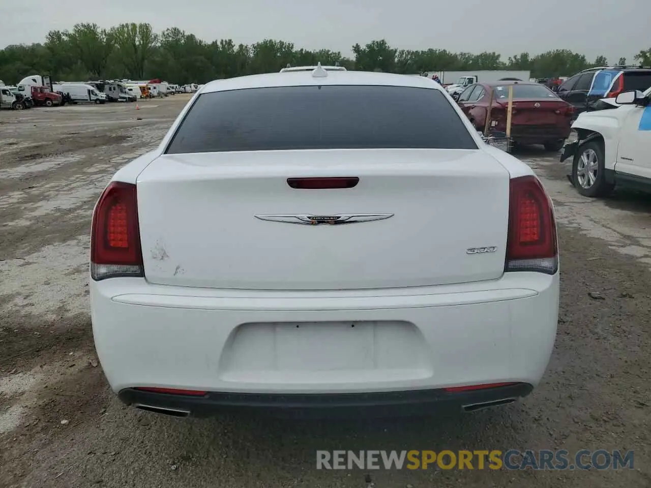 6 Photograph of a damaged car 2C3CCAAGXKH755469 CHRYSLER 300 2019