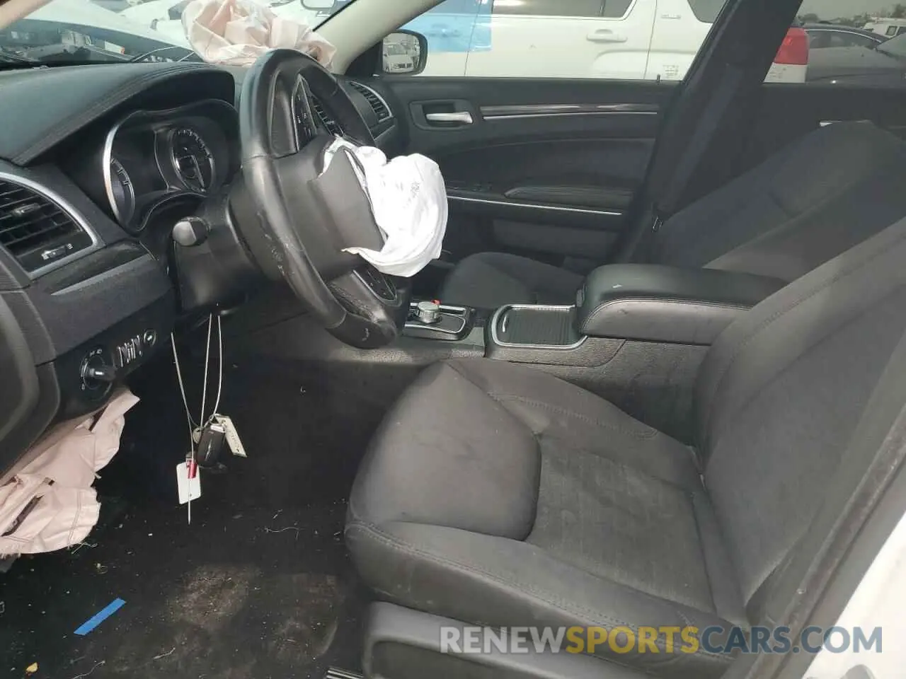 7 Photograph of a damaged car 2C3CCAAGXKH755469 CHRYSLER 300 2019