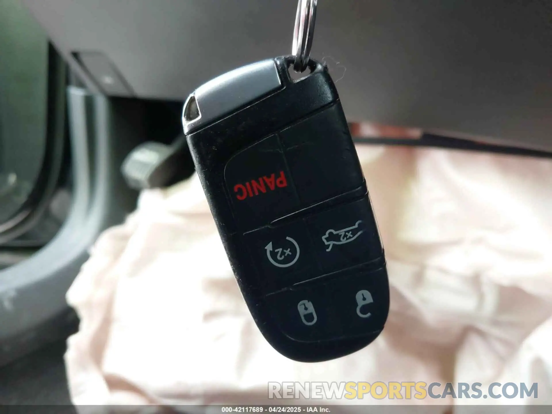 11 Photograph of a damaged car 2C3CCABG0KH515491 CHRYSLER 300 2019