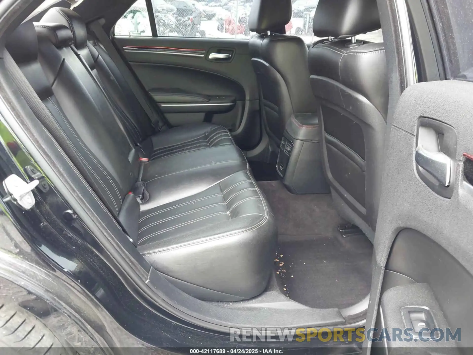 8 Photograph of a damaged car 2C3CCABG0KH515491 CHRYSLER 300 2019