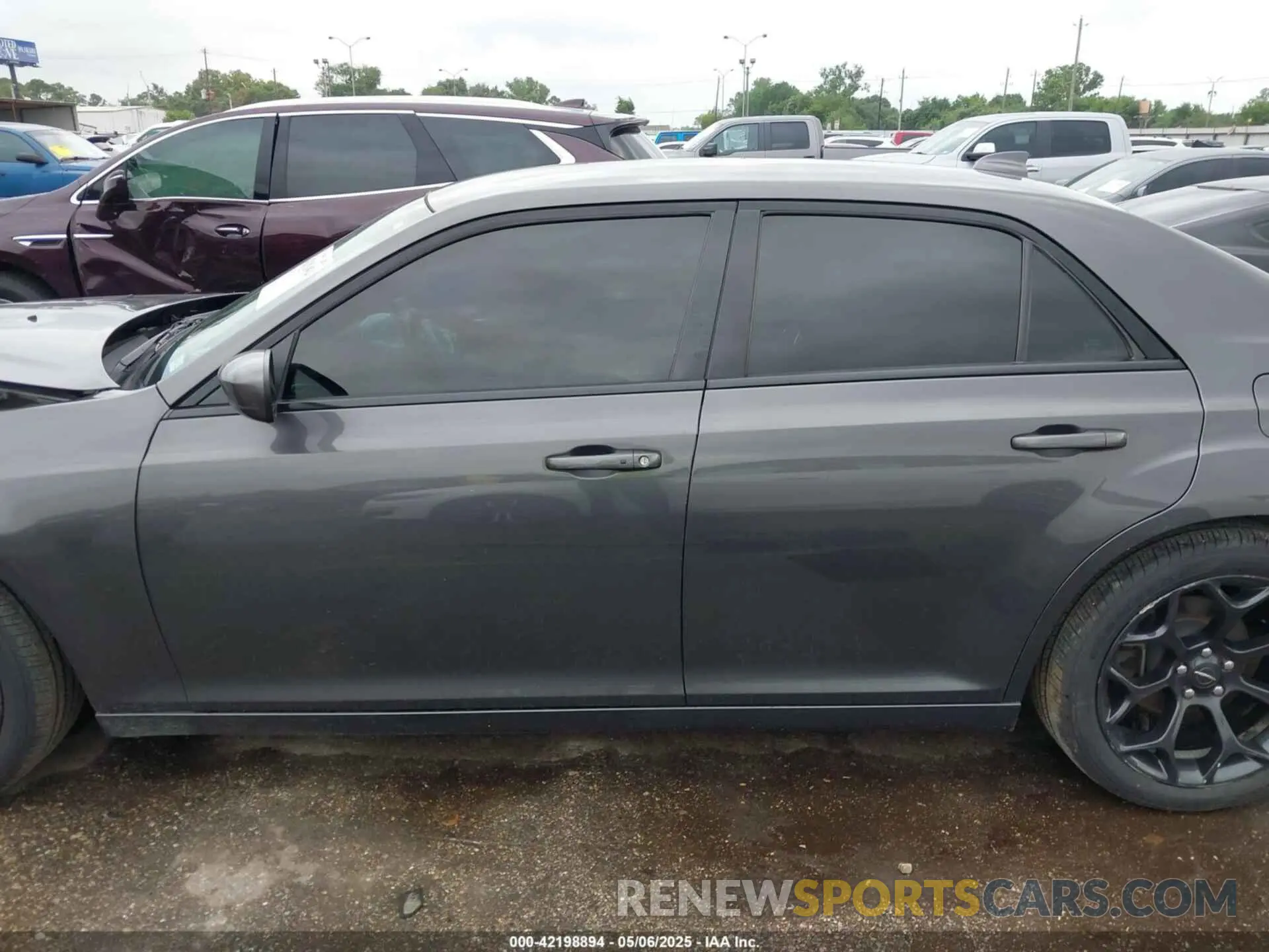 14 Photograph of a damaged car 2C3CCABG0KH516446 CHRYSLER 300 2019