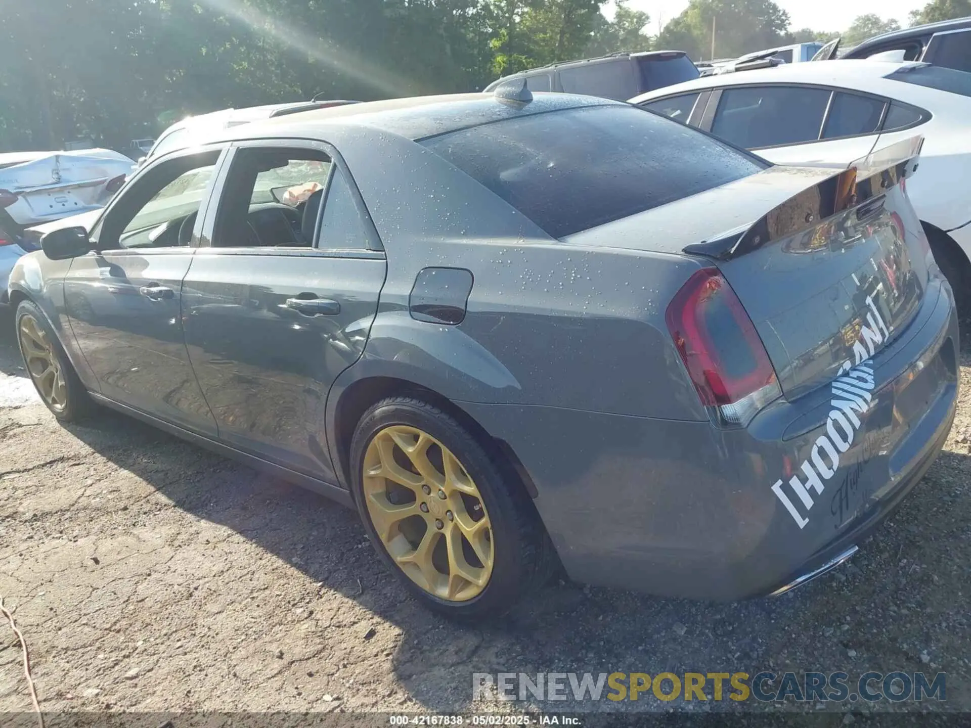 3 Photograph of a damaged car 2C3CCABG0KH559734 CHRYSLER 300 2019