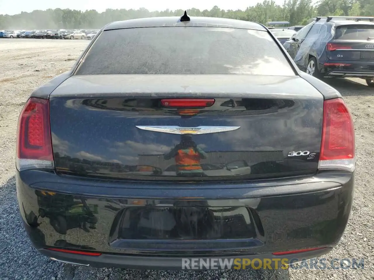 6 Photograph of a damaged car 2C3CCABG0KH635016 CHRYSLER 300 2019