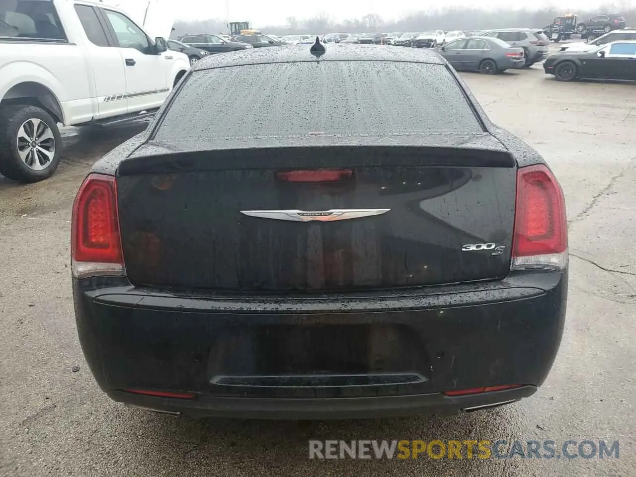 6 Photograph of a damaged car 2C3CCABG1KH548418 CHRYSLER 300 2019