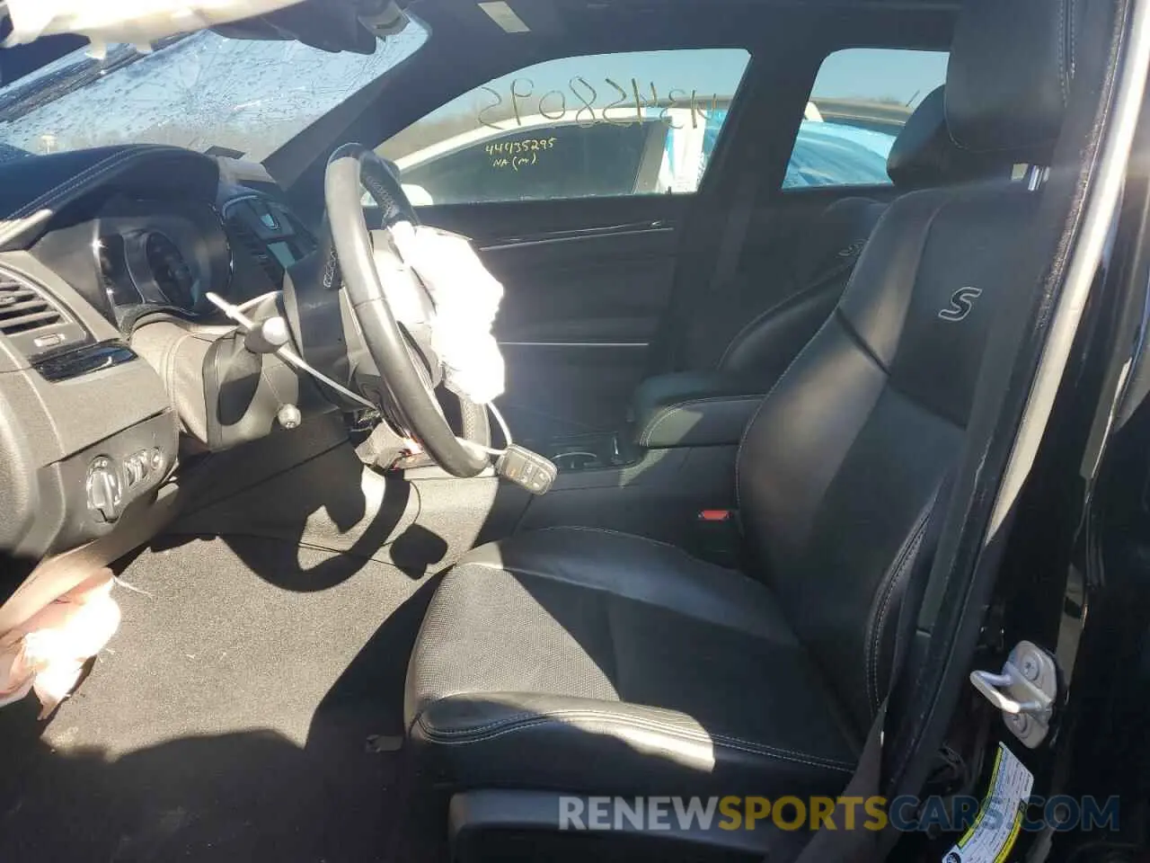 7 Photograph of a damaged car 2C3CCABG1KH548418 CHRYSLER 300 2019