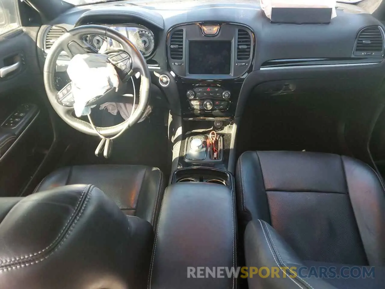 8 Photograph of a damaged car 2C3CCABG1KH548418 CHRYSLER 300 2019
