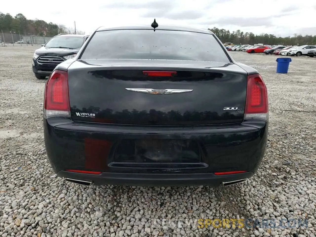 6 Photograph of a damaged car 2C3CCABG1KH577854 CHRYSLER 300 2019