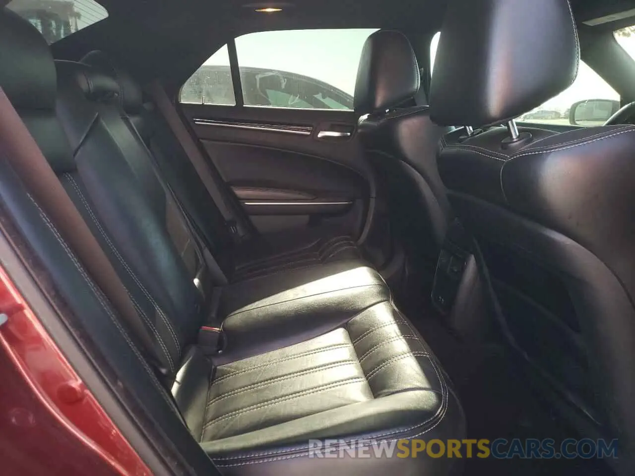 10 Photograph of a damaged car 2C3CCABG1KH618001 CHRYSLER 300 2019
