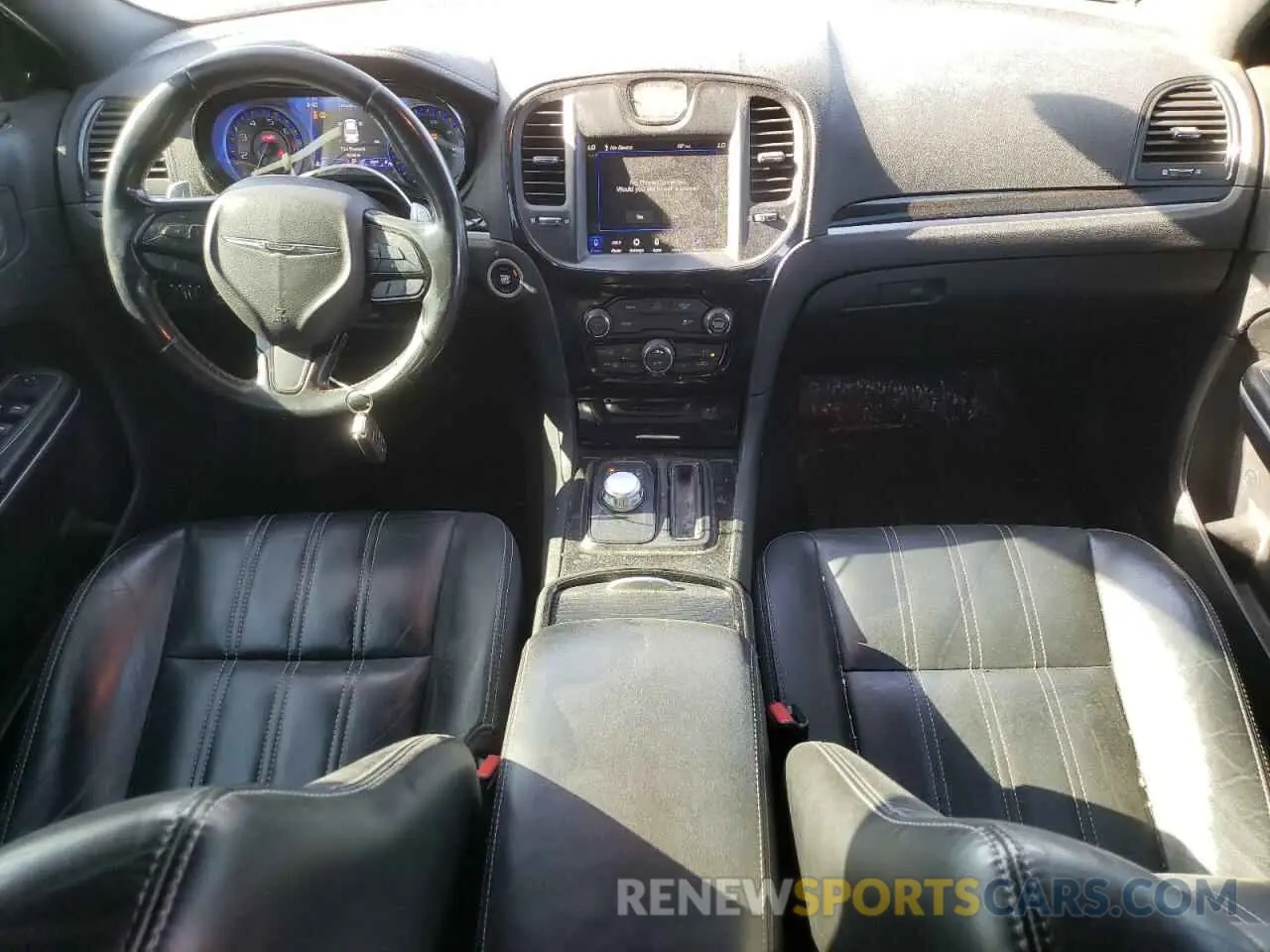 8 Photograph of a damaged car 2C3CCABG1KH618001 CHRYSLER 300 2019