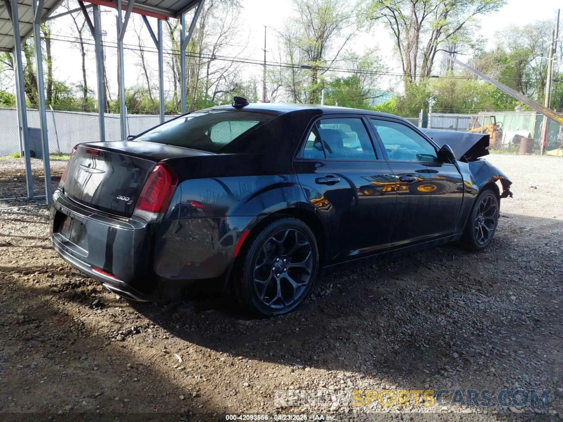 4 Photograph of a damaged car 2C3CCABG1KH708071 CHRYSLER 300 2019
