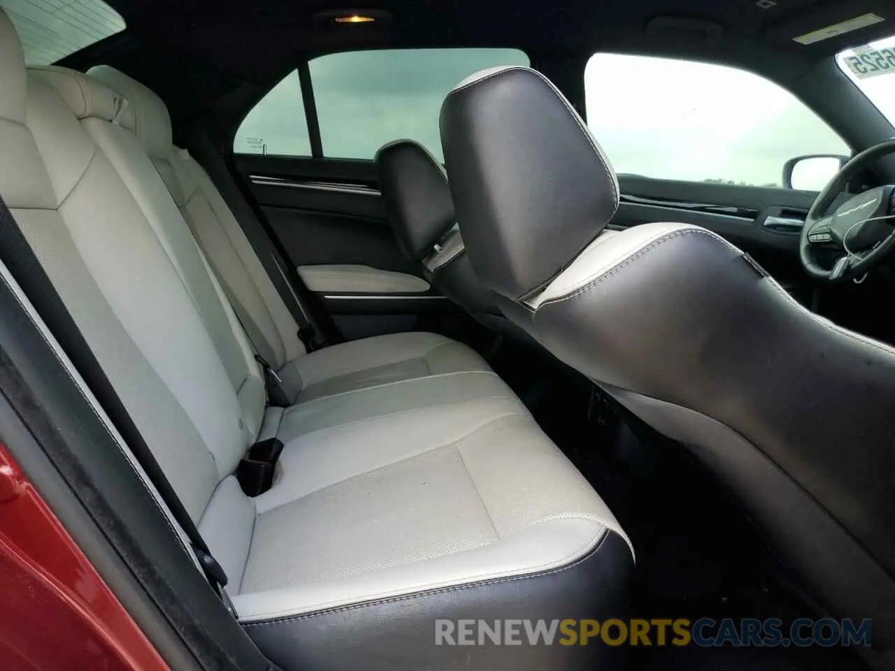 10 Photograph of a damaged car 2C3CCABG2KH507229 CHRYSLER 300 2019