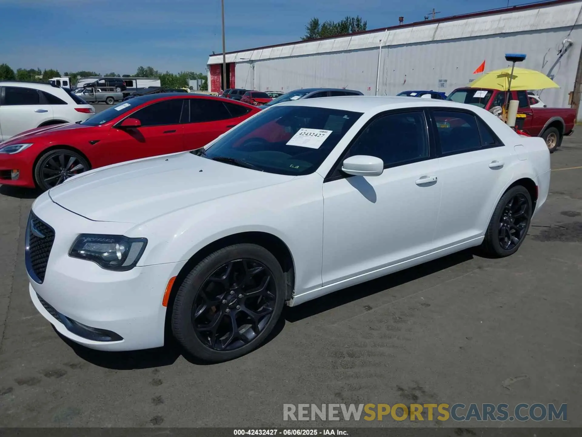 2 Photograph of a damaged car 2C3CCABG2KH565180 CHRYSLER 300 2019