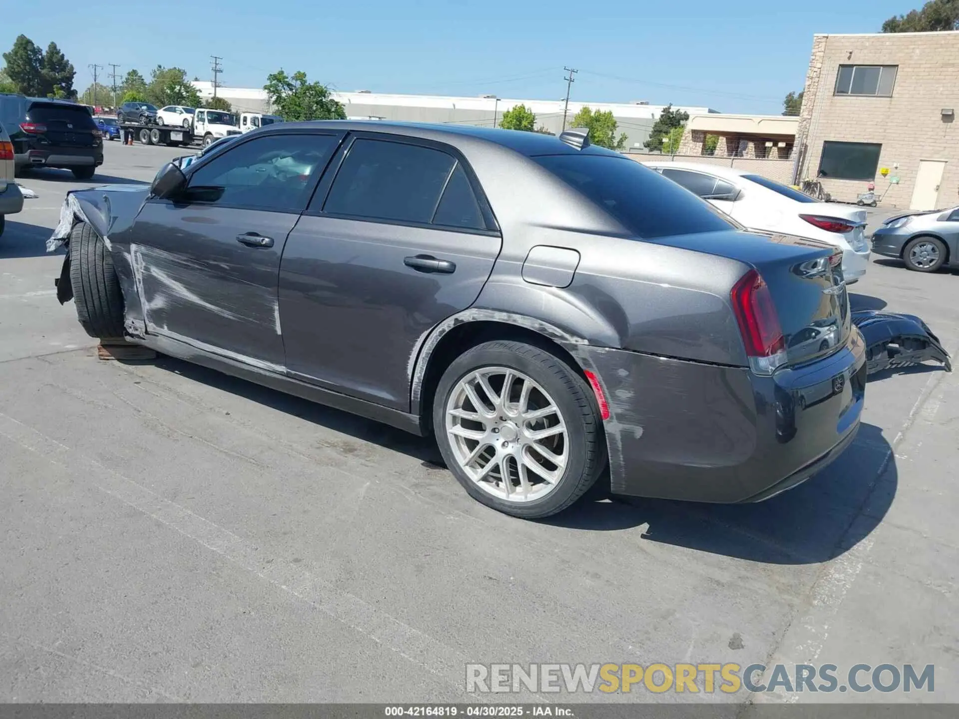 3 Photograph of a damaged car 2C3CCABG2KH590239 CHRYSLER 300 2019
