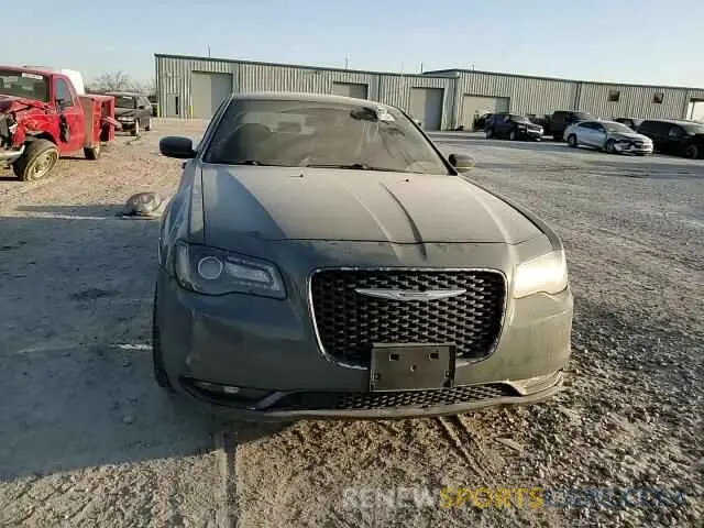 11 Photograph of a damaged car 2C3CCABG2KH628763 CHRYSLER 300 2019